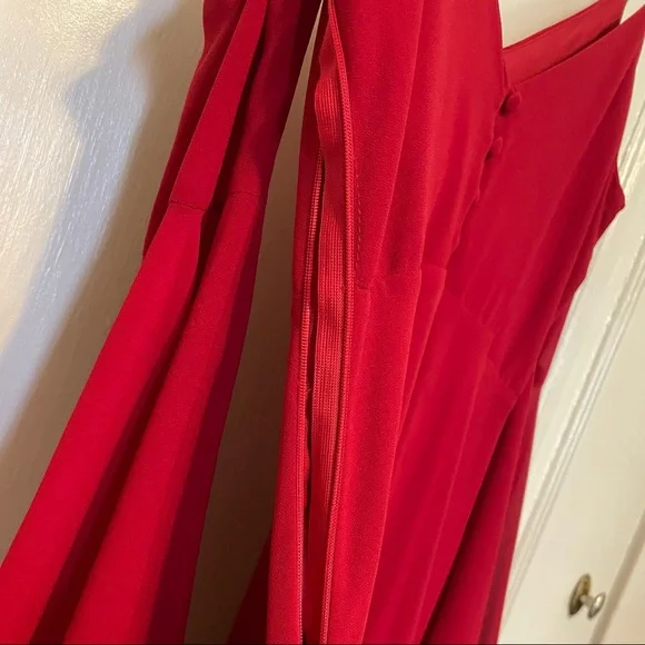 LULUS| RED maxi dress. Size Small. Worn twice, in perfect condition. - Picture 3 of 6